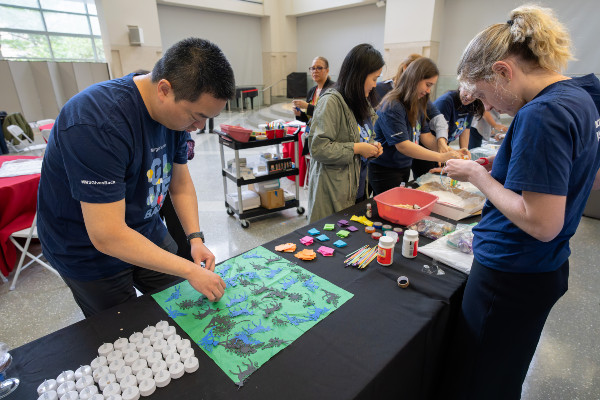 Morgan Stanley Volunteers ready the crafts